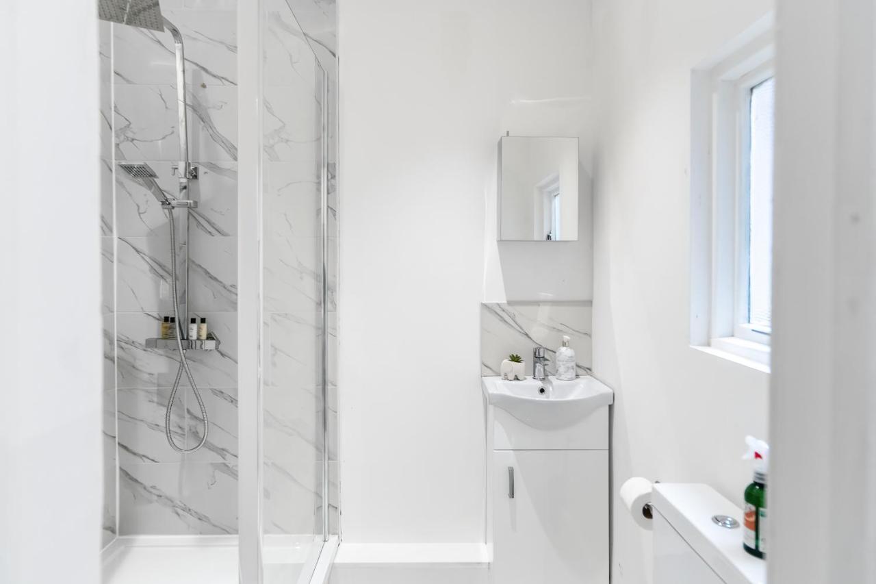 Livestay-Modern Studio Rooms In Zone 2 Лондон Экстерьер фото
